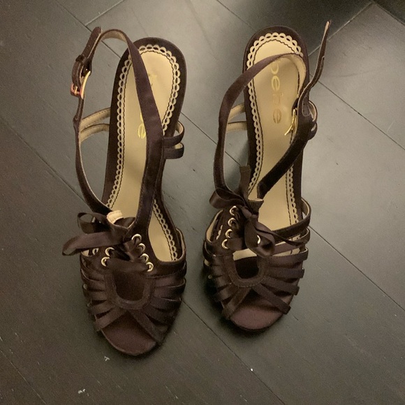 Brown satin heels size 9 - Picture 2 of 5